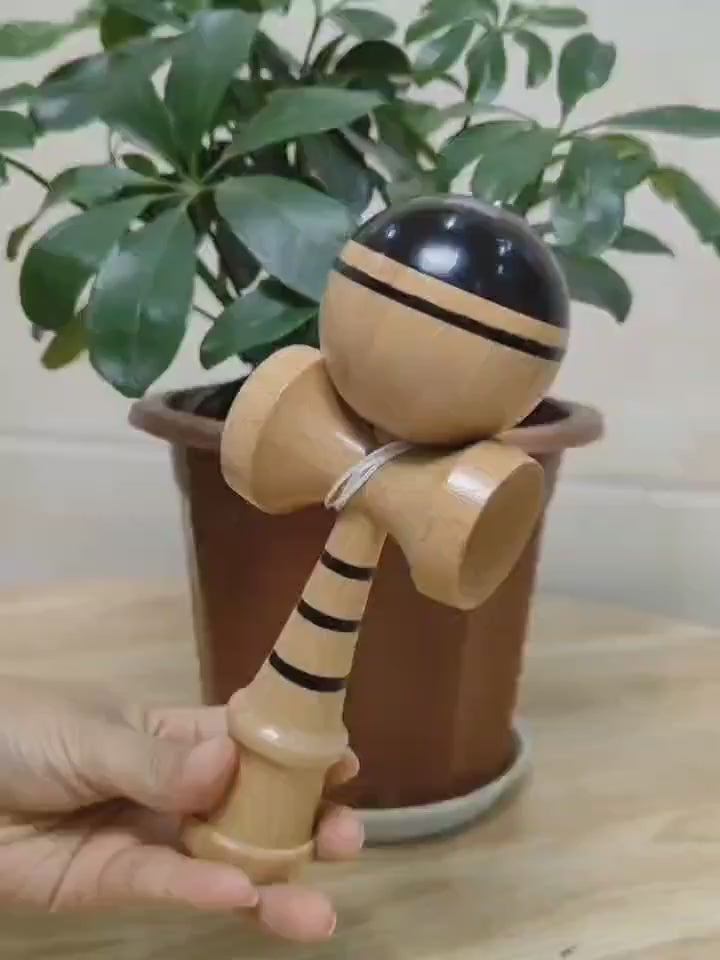 Kendama Premium - de Antrenament pentru Coordonare și Echilibru